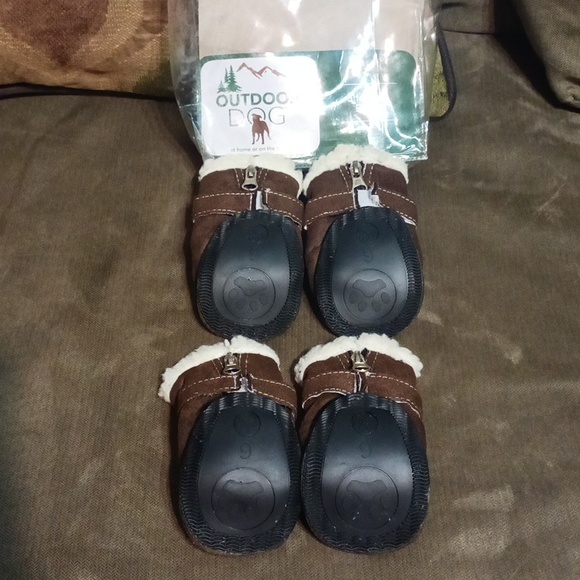 Outdoor Dog shearling boots brown size medium 4 boots - Picture 9 of 17
